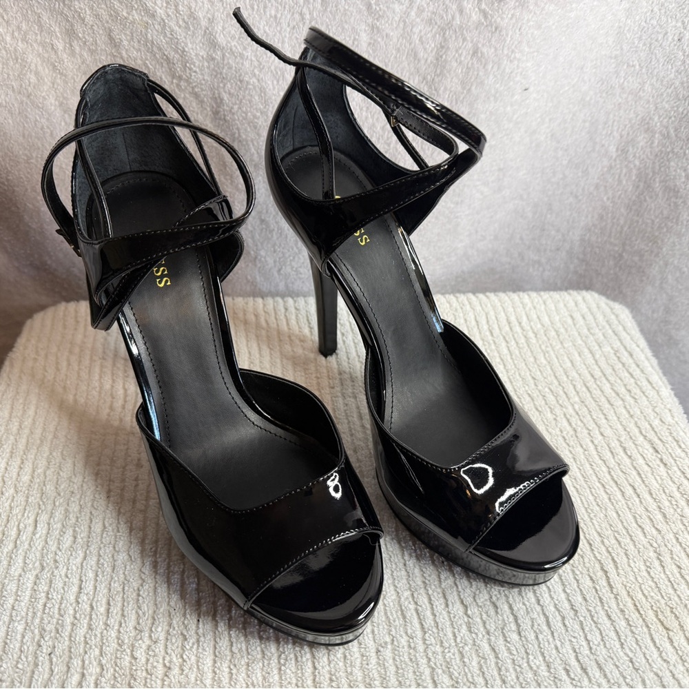 Brand new Guess black high heel